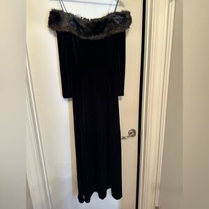 Elegant Black Velvet Dress with Faux Fur Trim